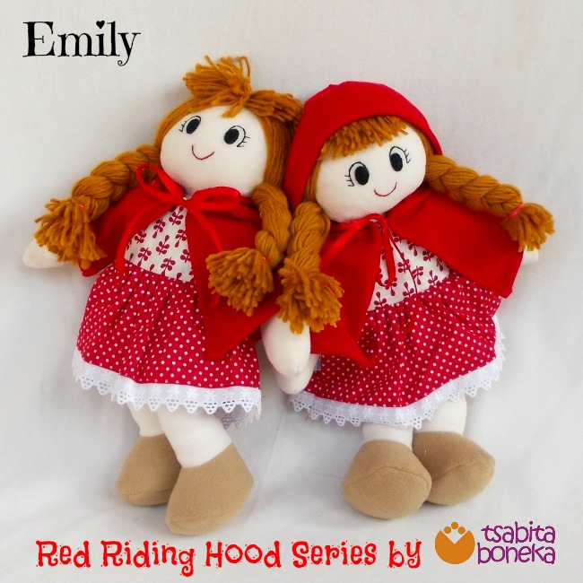 Red Riding Hood tinggi 35cm Kostum yang bisa dibongkar pasang , terbuat dari katun, kaus , polar fleece ,felt diisi serat silikon/dakron, rambut dari benang rajut katun. Wajah disulam tangan. Washable (handwash) . SMS/WA 08129597095